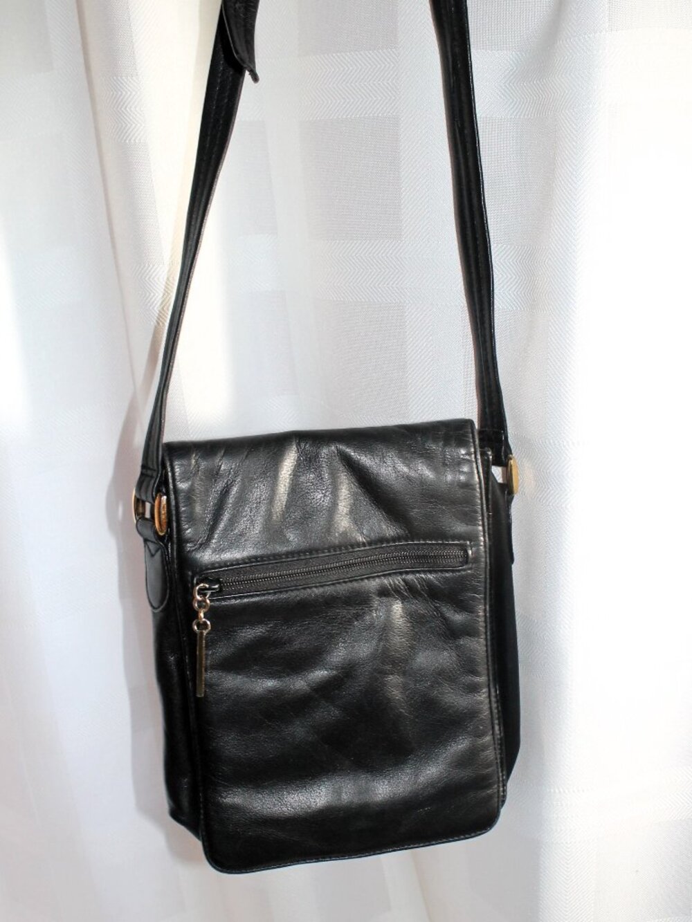 Valerie Stevens Black Leather Crossbody Bag w/ Built-In Wallet